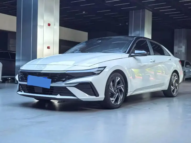 Hyundai Elantra, 2023