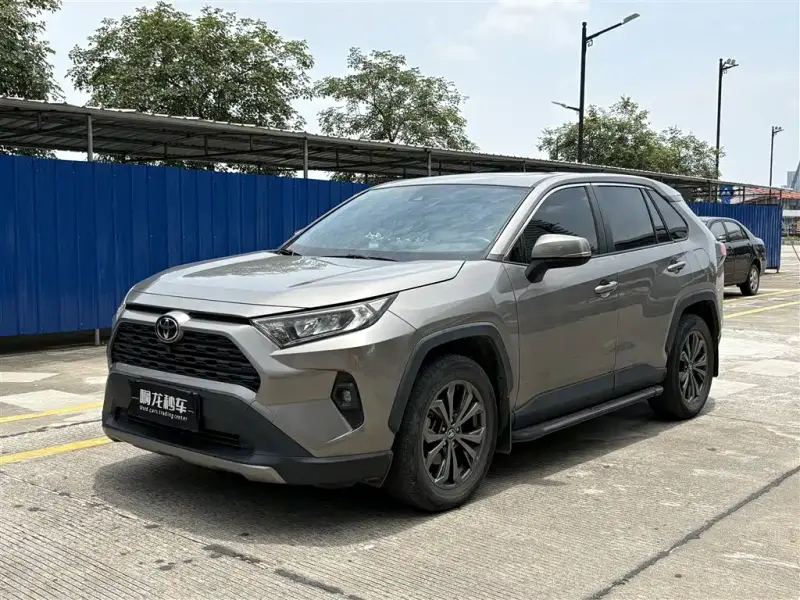 Toyota RAV4, 2023
