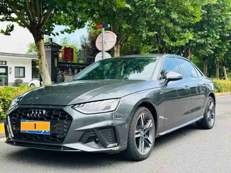 Audi A4L, 2021