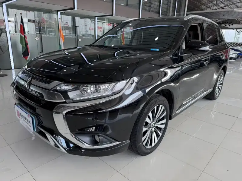 Mitsubishi Outlander, 2022