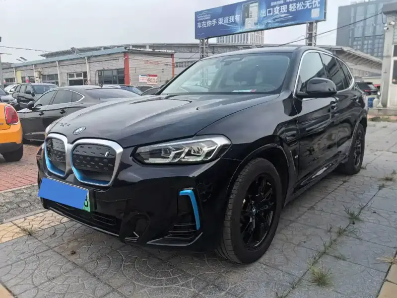 BMW iX3, 2022