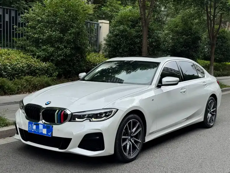 BMW 3 Series, 2022