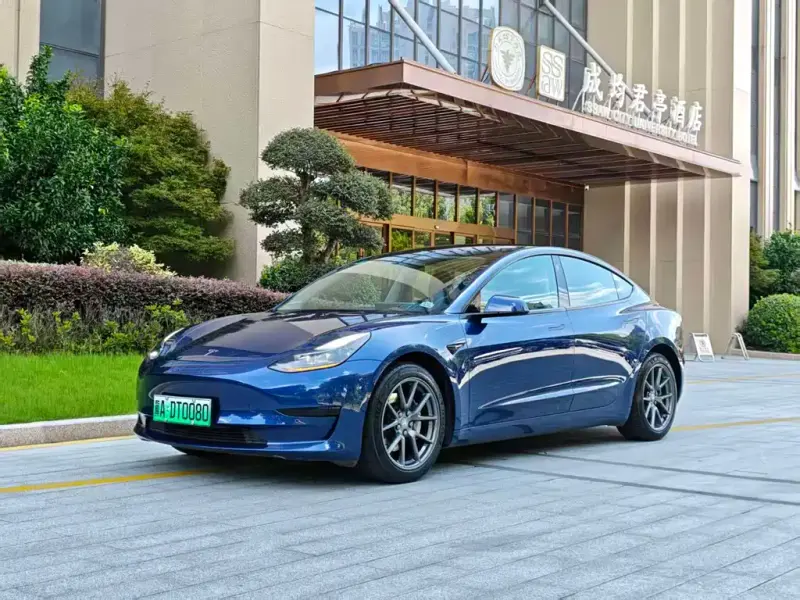 Tesla Model 3, 2022