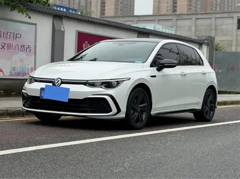 Volkswagen Golf, 2022
