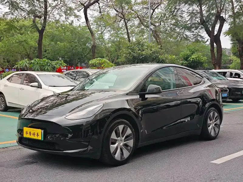 Tesla Model Y, 2023