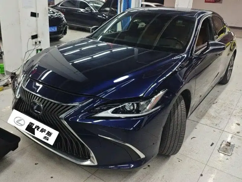 Lexus ES, 2021