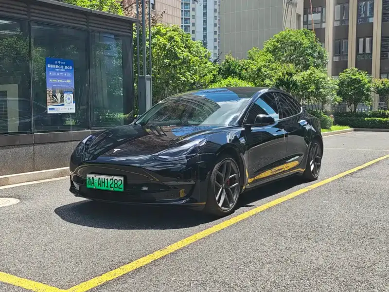 Tesla Model 3, 2022