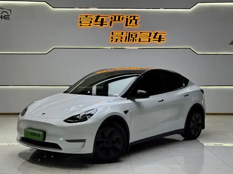 Tesla Model Y, 2024