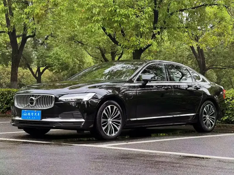 Volvo S90 PHEV, 2023