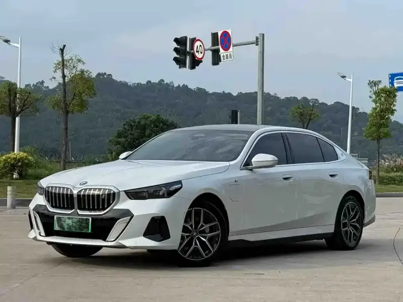 BMW i5, 2025