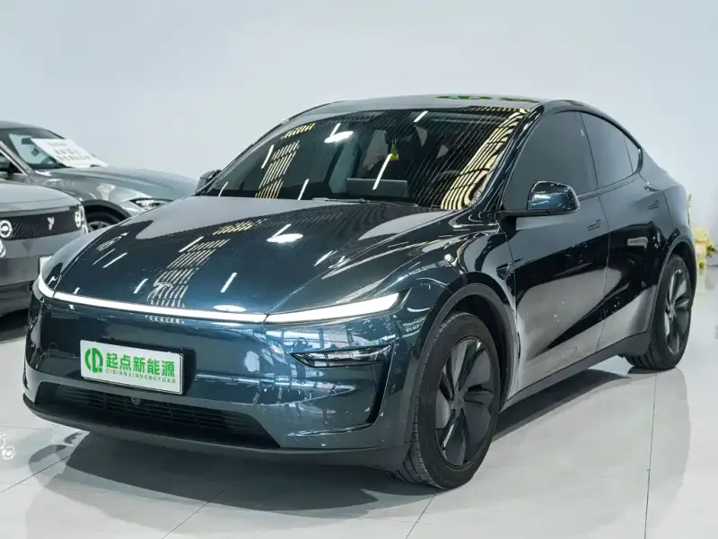 Tesla Model Y, 2025
