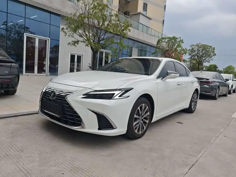 Lexus ES, 2026