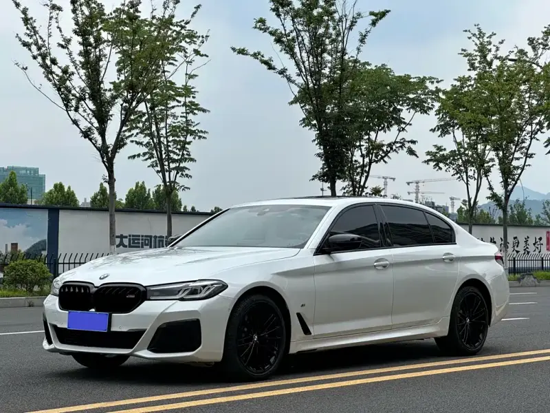 BMW 5 Series, 2022