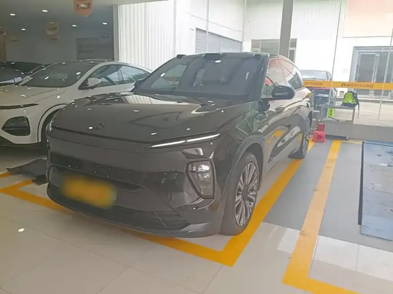 NIO ES8, 2025