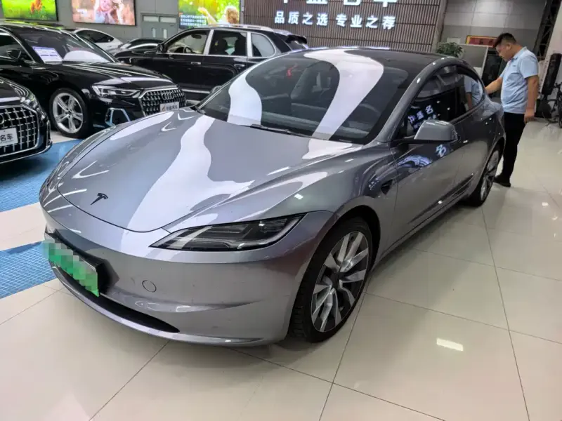 Tesla Model 3, 2025
