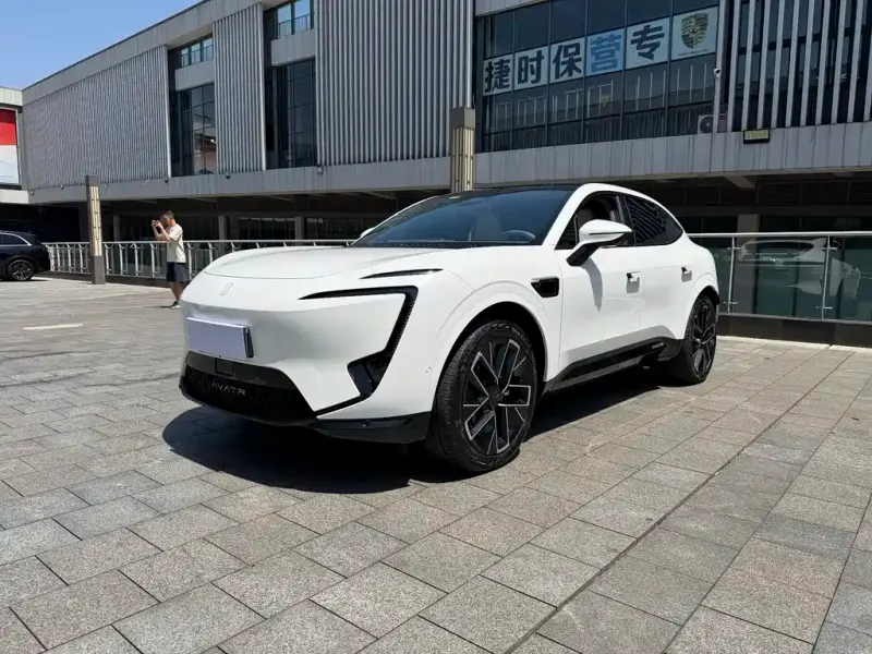 Avatr 11, 2025