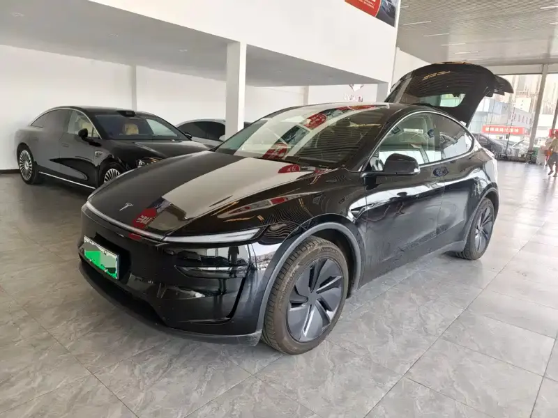 Tesla Model Y, 2026