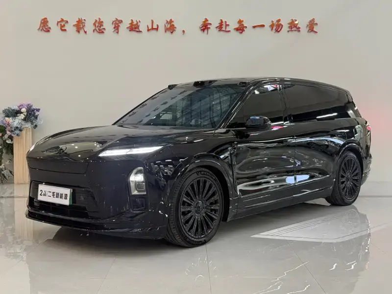NIO ES8, 2025