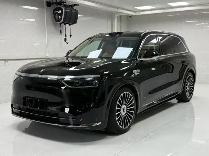 AITO M8, 2025