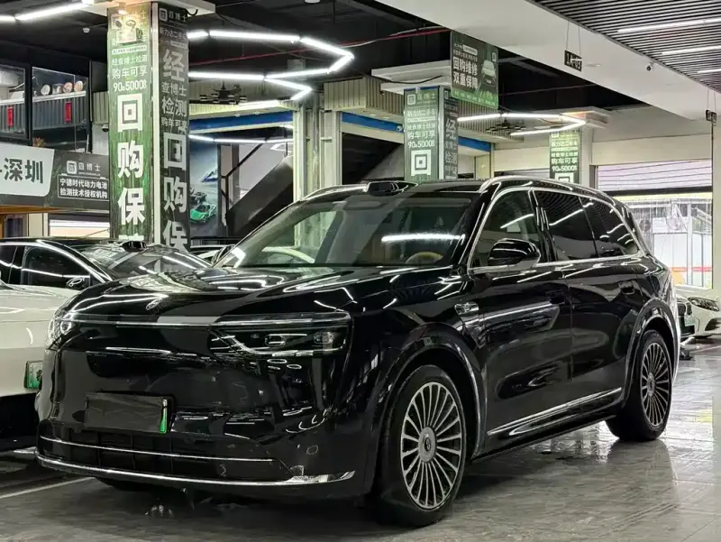 AITO M8, 2025
