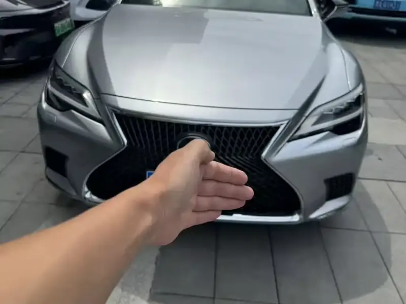 Lexus LS, 2022