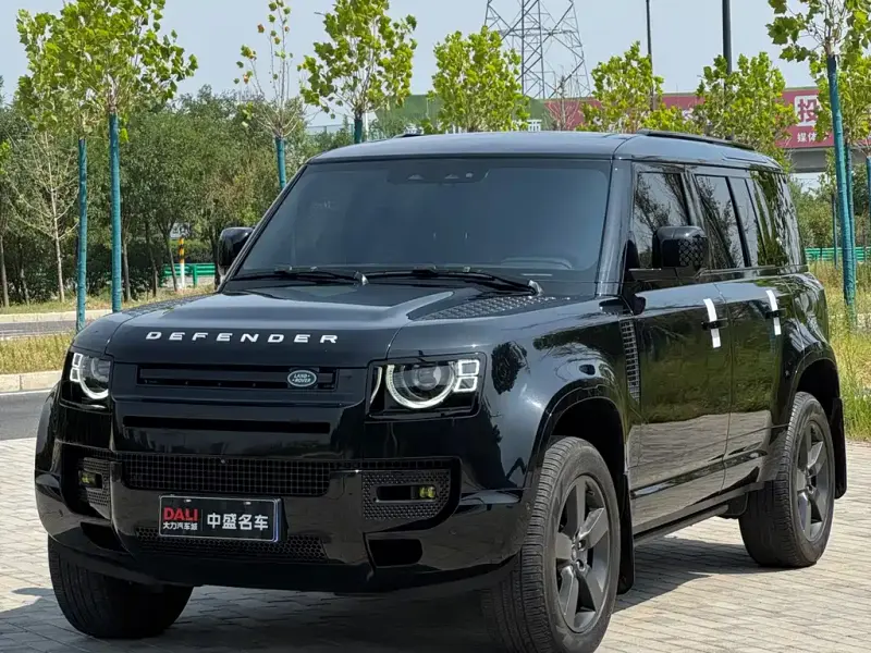 Land Rover Defender, 2024