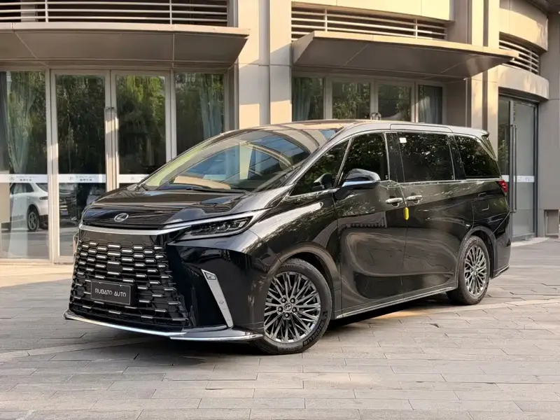 Lexus LM, 2024