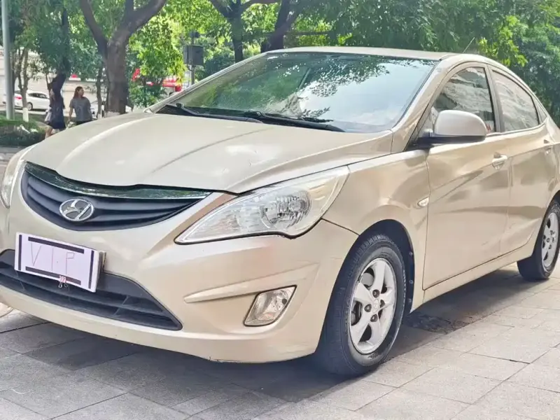 Hyundai Verna, 2012