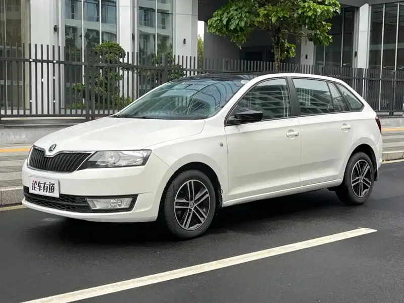 Skoda Rapid Spaceback, 2015