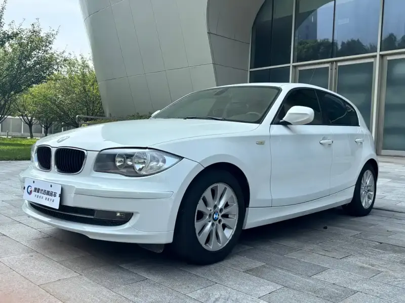 BMW 1 Series (Import), 2011