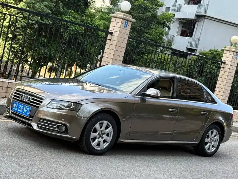 Audi A4L, 2011