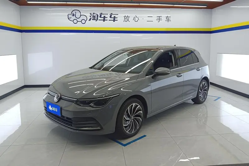 Volkswagen Golf, 2023