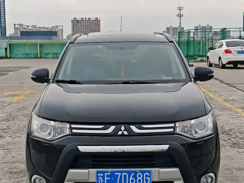 Mitsubishi Outlander (Import), 2014