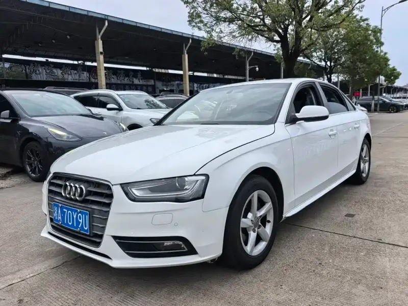 Audi A4L, 2013
