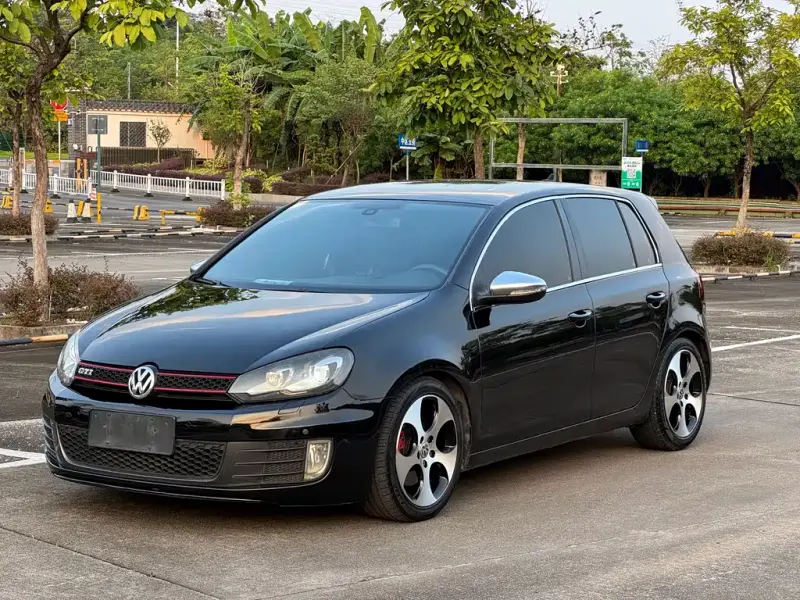 Volkswagen Golf GTI, 2011