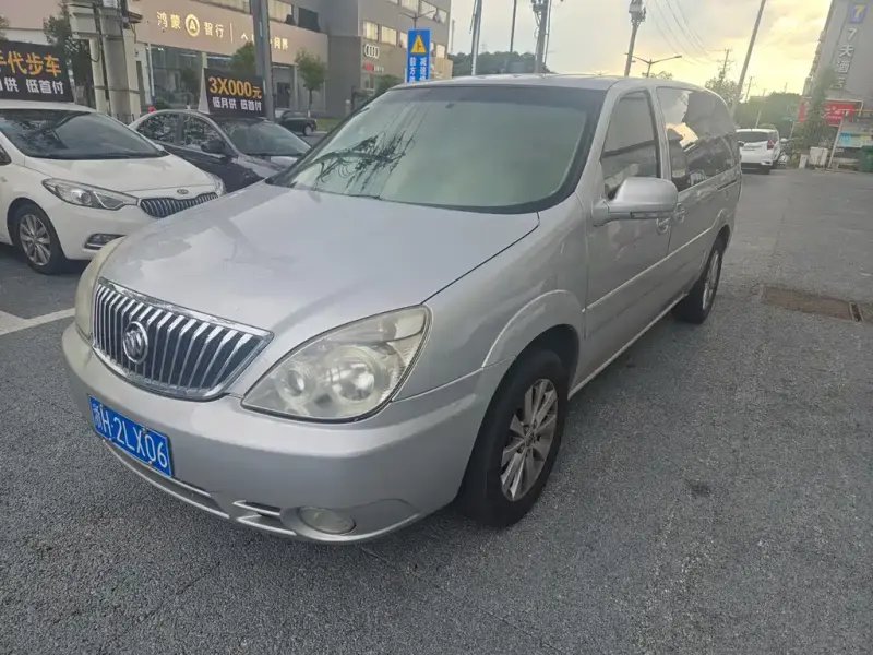 Buick GL8, 2017