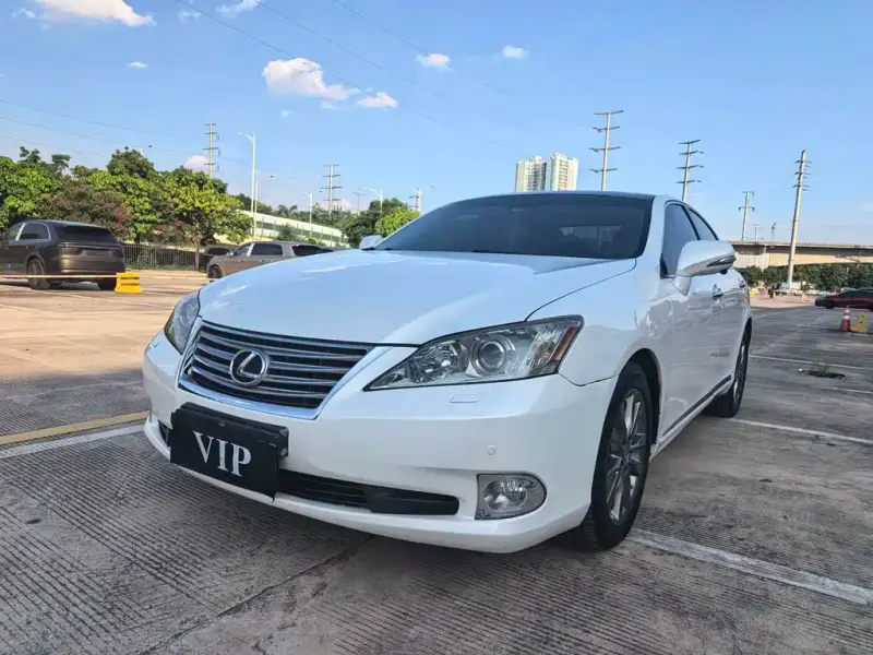 Lexus ES, 2012
