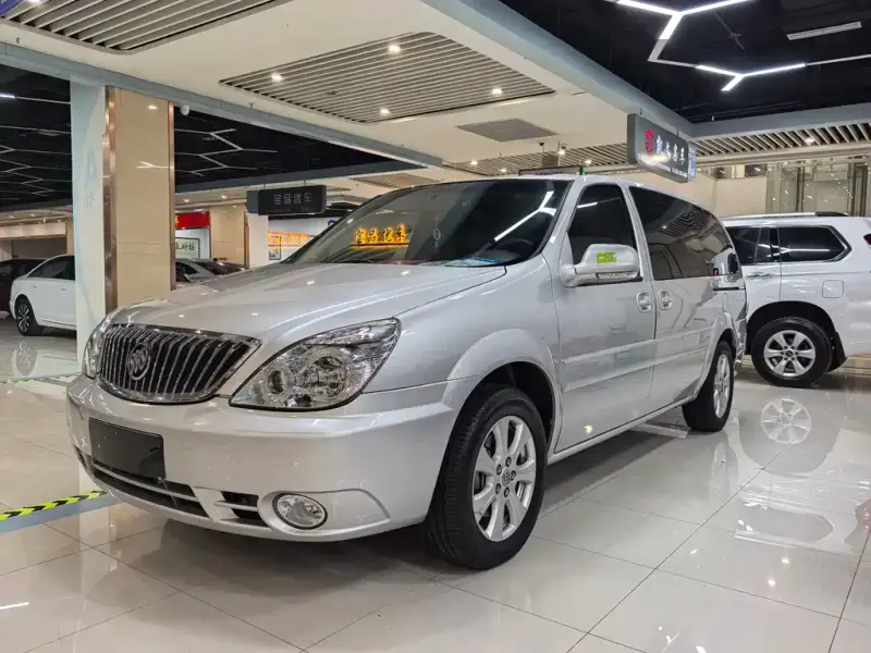 Buick GL8, 2017