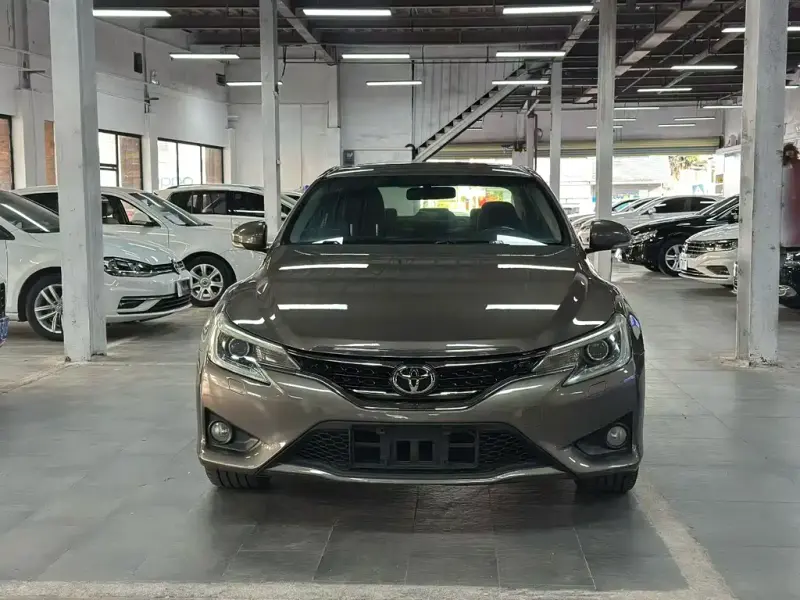 Toyota Reiz, 2014