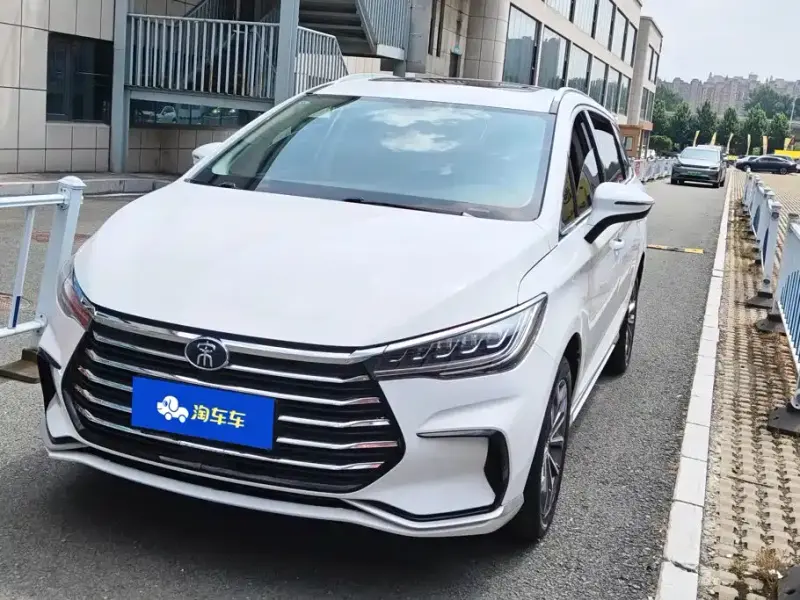 BYD MAX, 2021