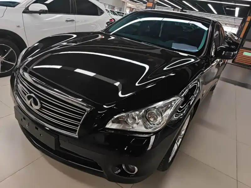 Infiniti Q70, 2014