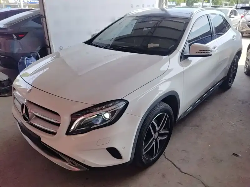 Mercedes-Benz GLA, 2015