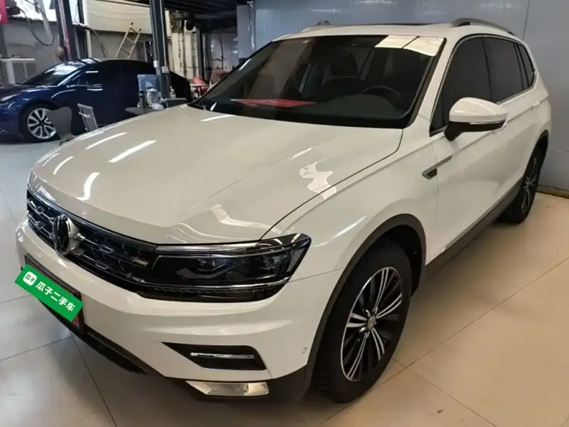 Volkswagen Tiguan L, 2017