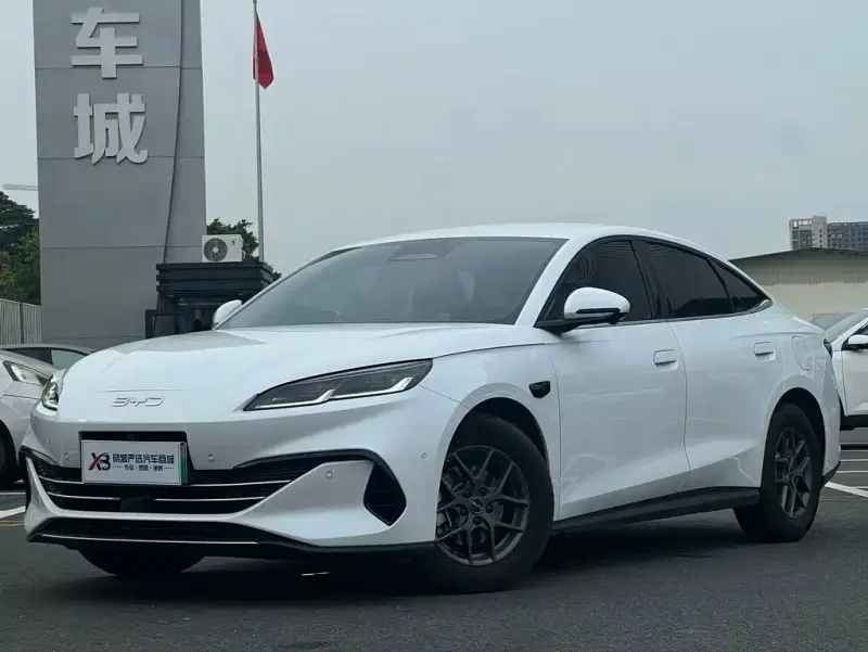 BYD 06, 2025