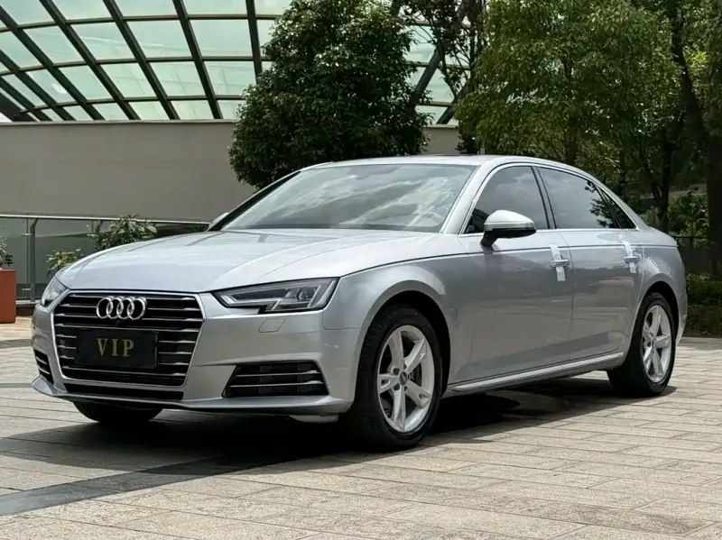 Audi A4L, 2017