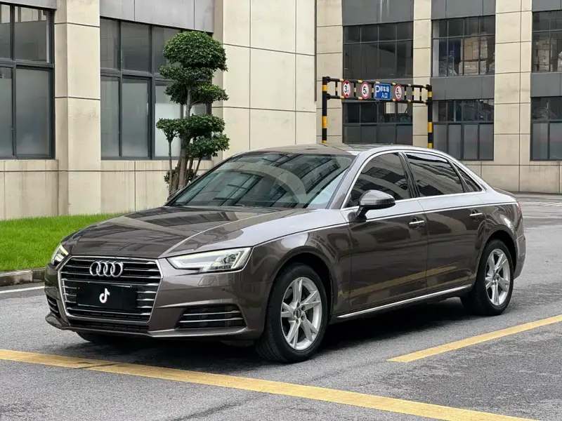 Audi A4L, 2018