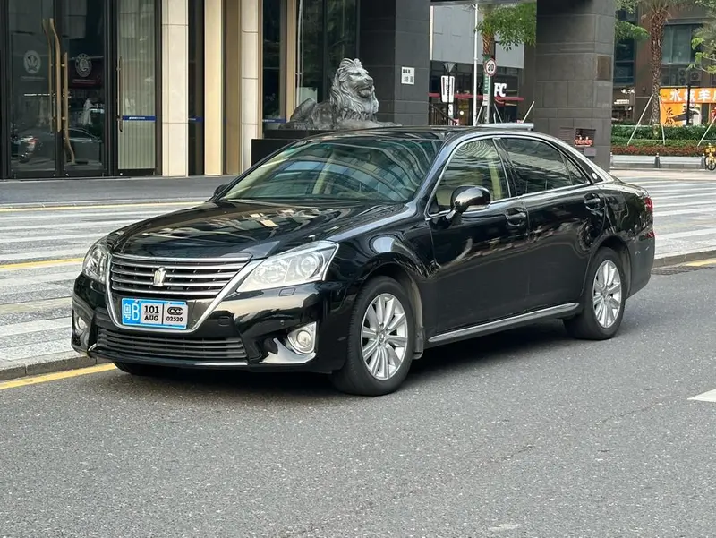 Toyota Crown, 2012