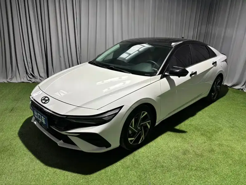 Hyundai Elantra, 2023