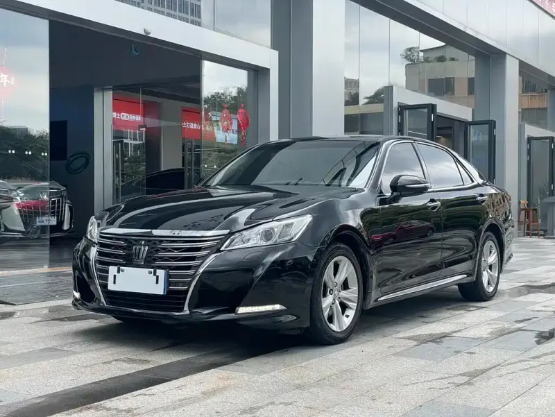 Toyota Crown, 2017