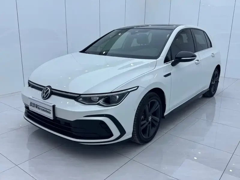 Volkswagen Golf, 2022